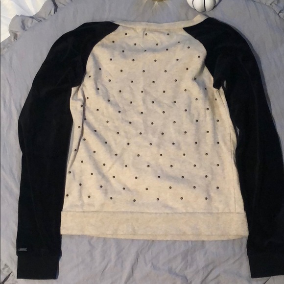 Sweater - Picture 4 of 4